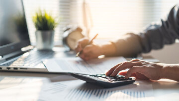 Φορολογικές δηλώσεις: Χωρίς επιπλέον φόρο οι 7 στις 10 - Fast track οι επιστροφές φόρου 