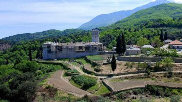 Εκλογές 2023 - Μονή Καρακάλλου: «Ανεύθυνα και ανυπόστατα» τα δημοσιεύματα για ανάμειξη στις εκλογές