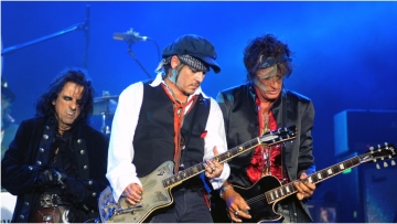 Τζόνι Ντεπ: Τραυματίστηκε στον αστράγαλο - Αναβλήθηκαν συναυλίες του συγκροτήματός του 