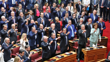 Εκλογές 2023: H «Βουλή της μιας ημέρας» ψηφίζει για πρόεδρο - Δείτε φωτογραφίες από την ορκωμοσία