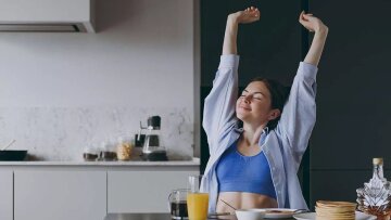Οστεοπόρωση: Πέντε πράγματα που μπορούμε να κάνουμε κάθε πρωί για γερά οστά