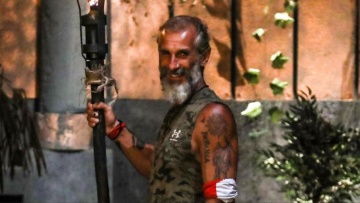 Survivor All Star: Ο Τάκης δείπνησε με την κόρη του και αποχώρησε, πανηγύρισε ο Μπάρτζης - Δείτε βίντεο