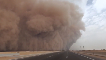 Αίγυπτος: Αμμοθύελλα κάλυψε το Κάιρο και τη Διώρυγα του Σουέζ