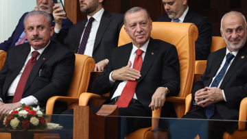 Ορκίστηκαν και οι 600 βουλευτές της τουρκικής Εθνοσυνέλευσης ενώπιον του Ερντογάν - Δείτε βίντεο