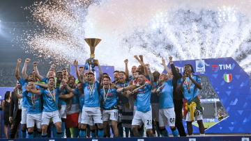 Serie A - Νάπολι: «Γκρεμίστηκε» το «Ντιέγκο Μαραντόνα» στην απονομή των Ναπολιτάνων!