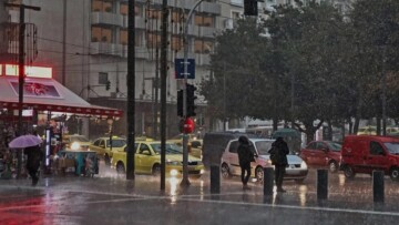 Ξαφνική καταιγίδα έπληξε τα βόρεια προάστια 