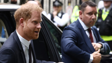 Πρίγκιπας Χάρι: Ο Τύπος έχει πιάσει πάτο - Τα ταμπλόιντ κατέστρεψαν τις σχέσεις μου