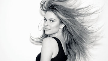 Μαρία Μενούνος στο Gala: «Θέλω να ζήσω μόνιμα στην Ελλάδα και να μεγαλώσω την κόρη μου εδώ»