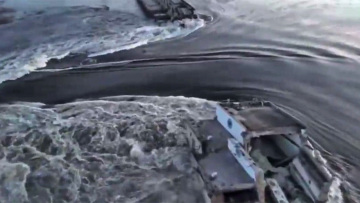 Πόλεμος στην Ουκρανία: Ανατινάχθηκε μεγάλο φράγμα στη Χερσώνα - Τεράστιος όγκος νερού ρέει ανεξέλεγκτος