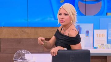 Ελένη Μενεγάκη: Θέλει να παίξει σε βιντεοκλίπ της Νατάσας Θεοδωρίδου - «Είμαι πάντοτε το κορίτσι σου»