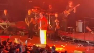 Κωνσταντίνος Αργυρός: Ομογενείς στη Μελβούρνη τραγουδούν τις επιτυχίες του - Δείτε βίντεο