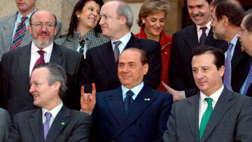 Σίλβιο Μπερλουσκόνι: Εννέα επικές ατάκες του «Καβαλιέρε» που θα μείνουν στην Ιστορία