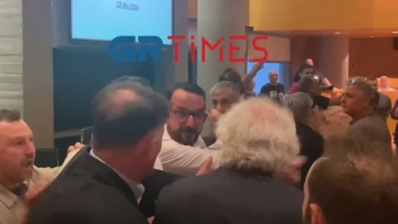 Θεσσαλονίκη: Επεισοδιακή η συνεδρίαση του δημοτικού συμβουλίου, πήγαν να «πιαστούν» στα χέρια - Δείτε βίντεο