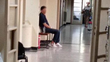 Παιδόφιλος στην Ομόνοια: Στα δικαστήρια Κορίνθου για τα χάπια που βρέθηκαν σπίτι του - Φωτογραφία