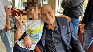 Μπερλουσκόνι: Η τελευταία φωτογραφία πριν μπει στο νοσοκομείο την περασμένη Παρασκευή