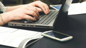 Θεσσαλονίκη: Κακουργηματικές διώξεις στους δύο 64χρονους που έταζαν αναπτυξιακά προγράμματα και άρπαξαν 2 εκατ. ευρώ