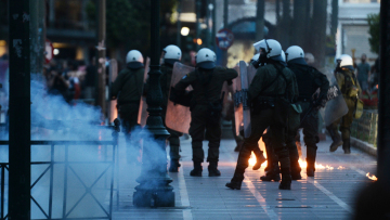 Ναυάγιο στην Πύλο: Ποινικές διώξεις σε 21 συλληφθέντες μετά τα επεισόδια στο Σύνταγμα 