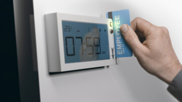 Ψηφιακή Κάρτα Εργασίας: Από σήμερα πλήρης εφαρμογή σε λιανεμπόριο και βιομηχανία