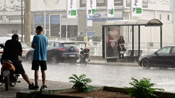 Καιρός: Μεγάλοι όγκοι νερού και σήμερα κυρίως στα ανατολικά - «112» σε ισχύ για Εύβοια, Μαγνησία και Σποράδες