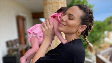 Ιωάννα Μαλέσκου: Πόζαρε αγκαλιά με την κόρη της