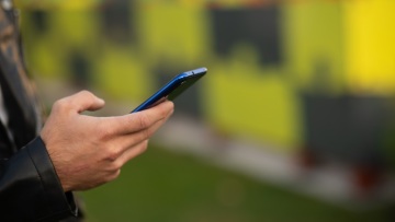 Ρόδος: Σε αργία δημοτικός υπάλληλος που έστελνε σε ανήλικη φωτογραφίες και υβριστικά μηνύματα