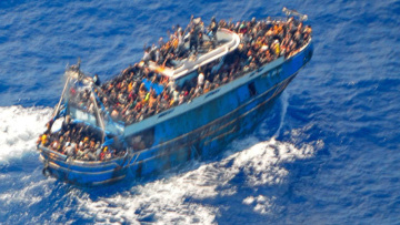 Ναυάγιο στην Πύλο: Προσωρινά κρατούμενοι οι εννέα συλληφθέντες ως διακινητές