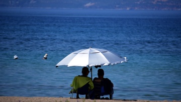 Καιρός: Στους 35 βαθμούς σήμερα ο υδράργυρος - Πού αναμένονται βροχές