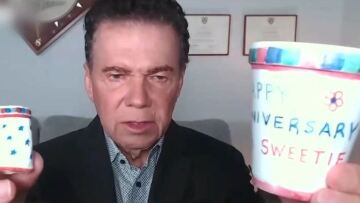 «Σκεφτόμουν πως δεν θα ξαναδώ τη γυναίκα μου» λέει δημοσιογράφος που είχε παγιδευτεί με βαθυσκάφος στον Τιτανικό το 2000