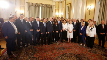 Κυβέρνηση: Ορκίστηκαν οι νέοι υπουργοί και υφυπουργοί - «Καλή αρχή» από τον Μητσοτάκη - Δείτε βίντεο και φωτογραφίες
