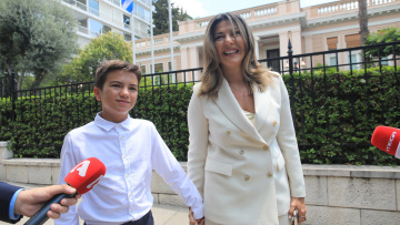 Ζαχαράκη για τη σεξιστική επίθεση Τζήμερου: «Η αγάπη για τα παιδιά δεν κρίνεται από προσωπικές επιλογές»