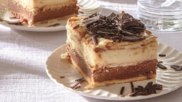 Φτιάχνουμε γλυκό ψυγείου με μπισκότα πτι μπερ για τα παιδιά