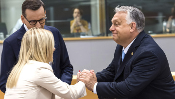 Σύνοδος Κορυφής: €12 δισ. για το μεταναστευτικό στο τραπέζι - Εμπόδια από Ουγγαρία και Πολωνία στη συμφωνία