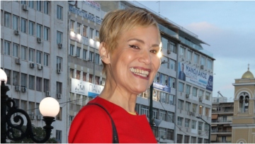 Κωνσταντίνα Μιχαήλ προς τους δημοσιογράφους: «Τι ερωτήσεις στενάχωρες είναι αυτές που κάνετε;»