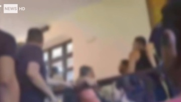 Ρόδος: Επεισόδια και ξύλο στο δημαρχείο σε διαγωνισμό για τις ομπρέλες στις παραλίες