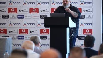 Η θέση του Ολυμπιακού στη ΓΣ της ΕΠΟ: «Όλα είναι διαλυμένα, κανείς δεν έχει δικαίωμα να πουλάει την Εθνική για ρουσφέτια»