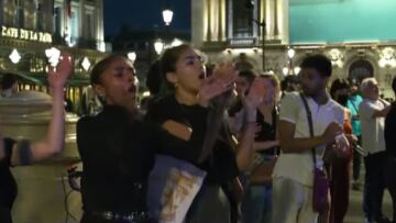 Γαλλία: Η κηδεία του 17χρονου Ναέλ έγινε «χωρίς παρεκτροπές» - Παρούσες στην ταφή η μητέρα και η γιαγιά του