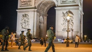 Ταραχές στη Γαλλία: Πιο ήρεμη - συγκριτικά - η χθεσινή νύχτα μετά από πέντε 24ωρα χάους