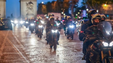 Γαλλία: Επιστρέφει η ηρεμία στο Παρίσι, ξεκίνησε η καταγραφή των ζημιών και η απόδοση ευθυνών για τους ταραξίες