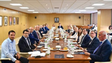 Με την Ένωση Ελλήνων Εφοπλιστών συναντήθηκε ο Βαρβιτσιώτης