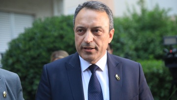 Ο Κασιδιάρης παίρνει τους βουλευτές των Σπαρτιατών - «Πήγαιναν στο Δομοκό να πάρουν οδηγίες», λέει ο Στίγκας