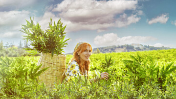 Σμαράγδα Καρύδη: Σκηνοθέτρια και πρωταγωνίστρια στη νέα παράσταση του θεάτρου «Ήβη»