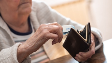 Eργαζόμενοι συνταξιούχοι: 9 χρήσιμες ερωτήσεις και απαντήσεις για τη δήλωση εργασίας στην πλατφόρμα του ΕΦΚΑ