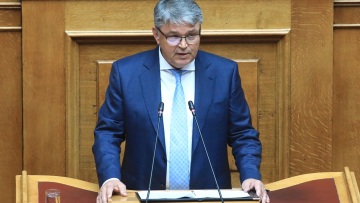 Βουλή: Κατά των ηλεκτρονικών ταυτοτήτων ο Νατσιός - «Έχουν σύστημα γεωεντοπισμού»