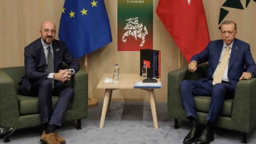 Σύνοδος του ΝΑΤΟ: Ερντογάν και Μισέλ συμφώνησαν να «ενεργοποιήσουν εκ νέου» τις σχέσεις Τουρκίας - ΕΕ