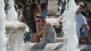 Καιρός: Προ των πυλών ο καύσωνας 10 ημερών, πρόγνωση για 43 βαθμούς, συναγερμός για πυρκαγιές