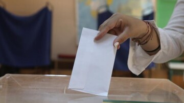 Ήξεις αφήξεις πάλι από τον ΣΥΡΙΖΑ για την ψήφο των αποδήμων 