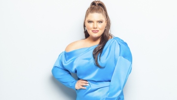 Η Δανάη Μπάρκα συνεχίζει στο MEGA