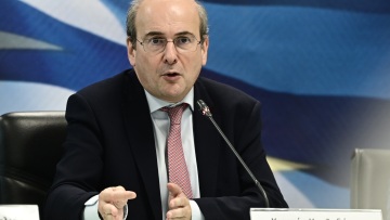 Χατζηδάκης στο Eurogroup: Θα προχωρήσουμε σε όλες τις μεταρρυθμίσεις για να γίνει πιο ανταγωνιστική η οικονομία