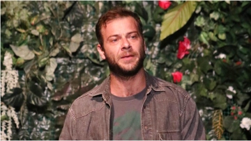 Ορέστης Τζιόβας: «Μου έχουν κάνει ανήθικη πρόταση στα social media»