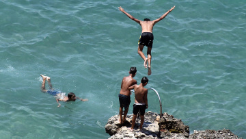 Οι καύσωνες στην Ελλάδα: Από τους 600 νεκρούς του 1958, στους 1.300 του 1987 και τον Κλέωνα του ‘23